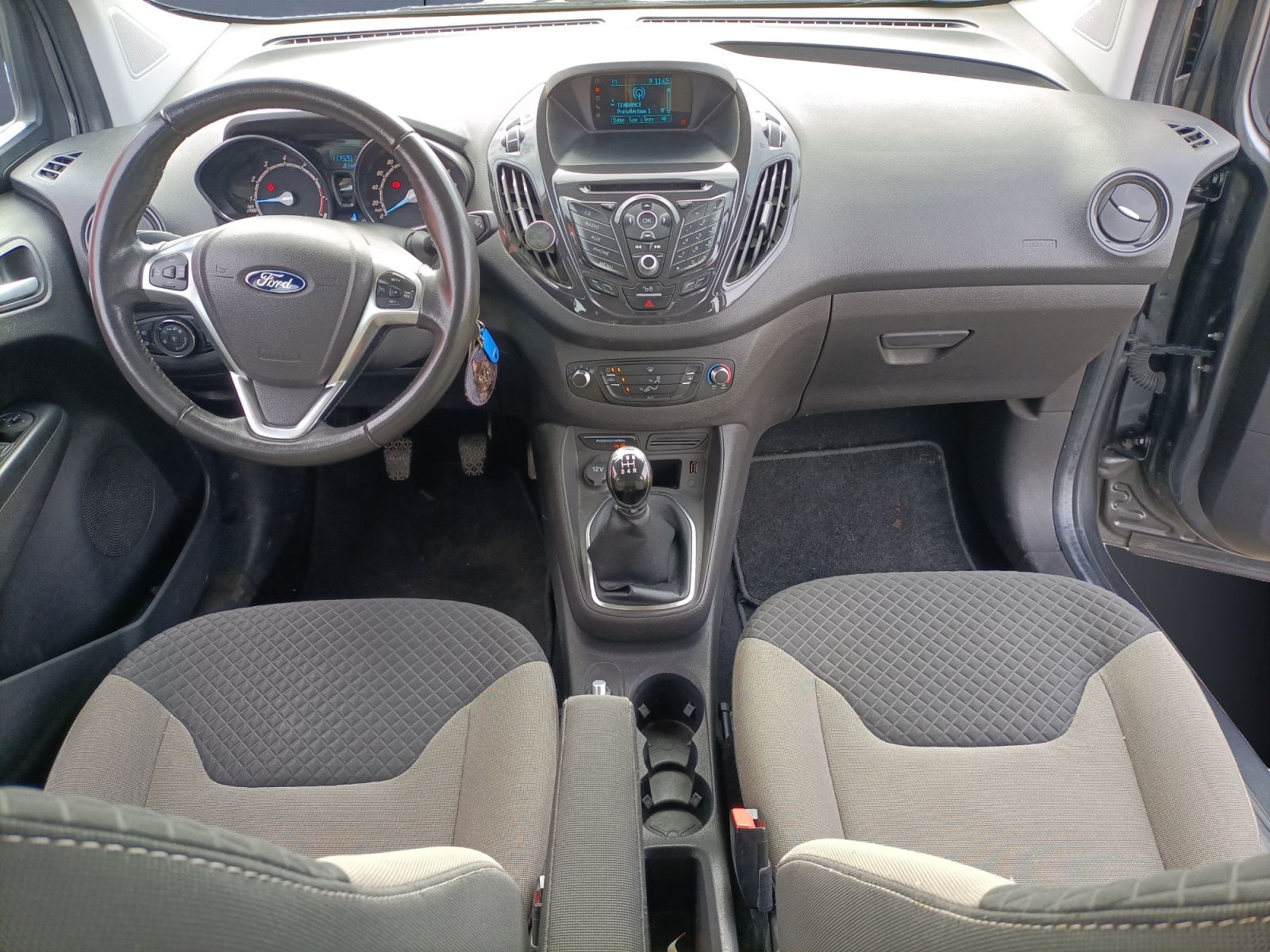 Ford Tourneo Courier 14