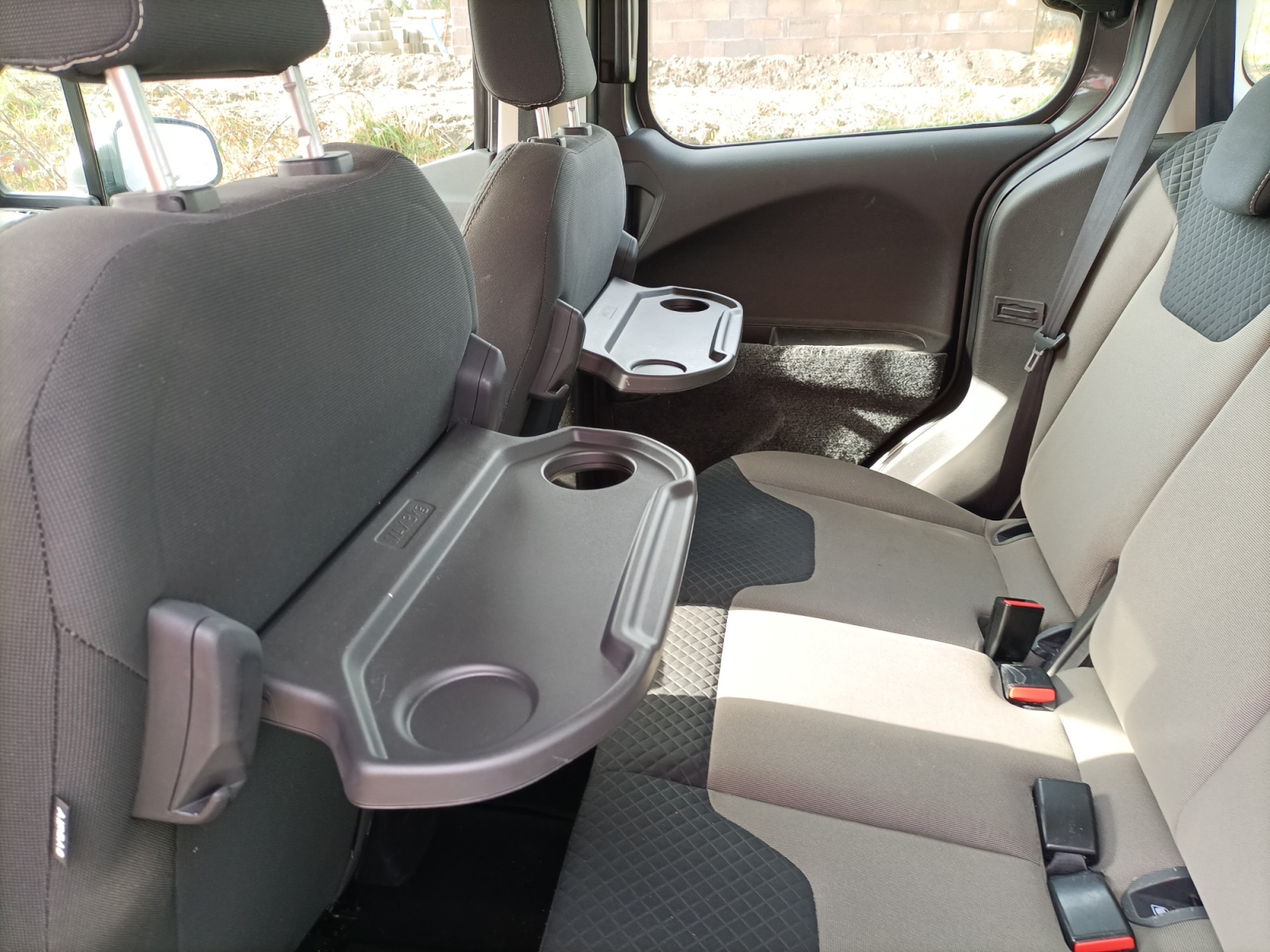 Ford Tourneo Courier 25