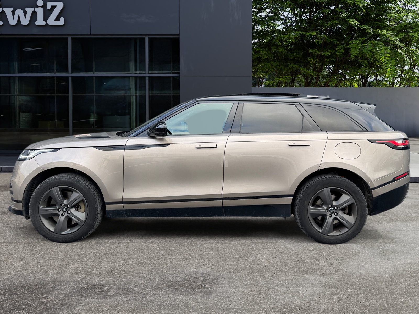 Land Rover Range Rover Velar 1