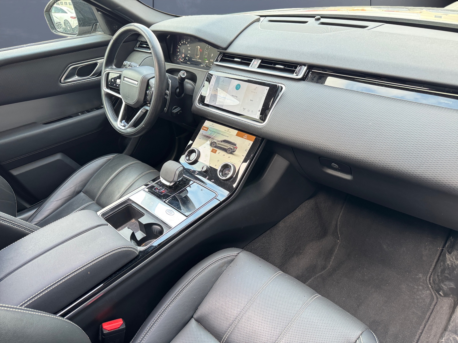 Land Rover Range Rover Velar 12