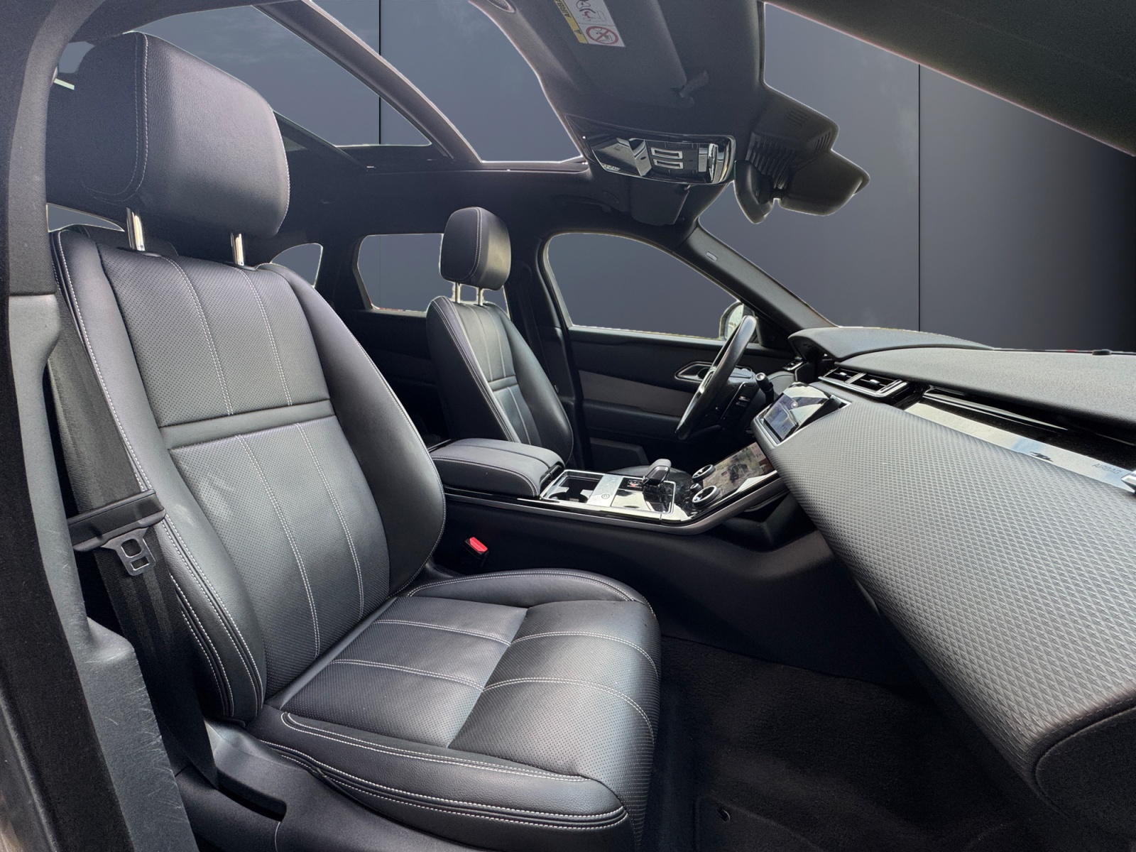 Land Rover Range Rover Velar 13