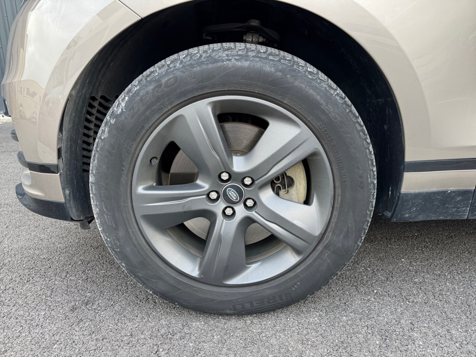 Land Rover Range Rover Velar 28