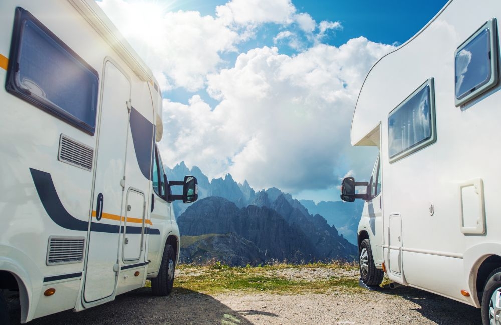 Which key metrics should I use to assess off-grid comfort in a 4WD camper?