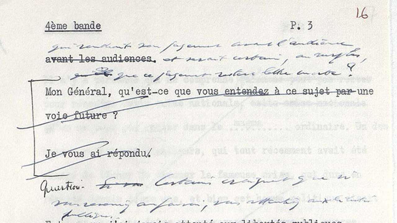 Note dactylographiée avec beaucoup de ratures et corrections du général de Gaulle.