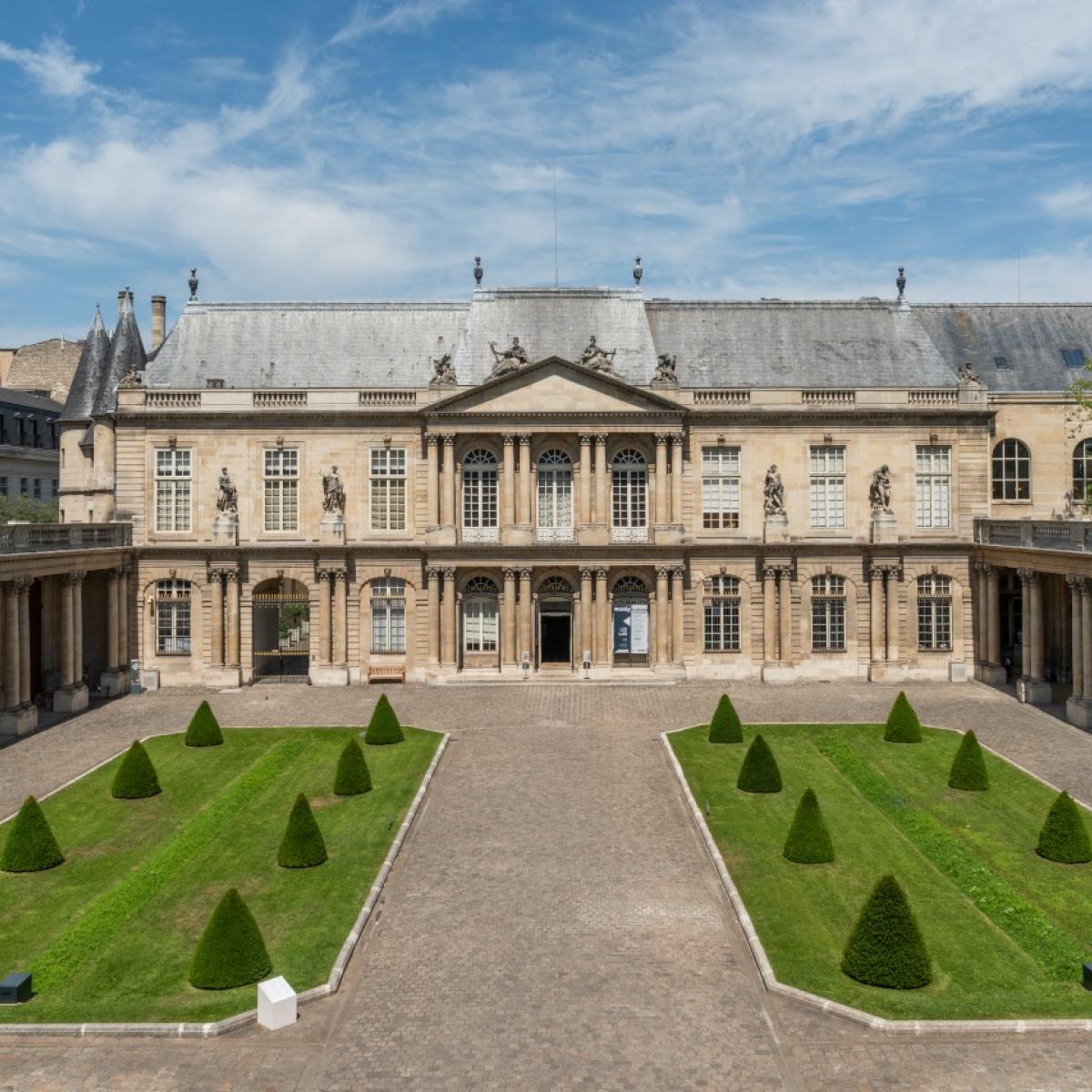 Cour de l'hôtel de Soubise. Archives nationales, Christelle Bordesoules Cour de l'hôtel de Soubise. Archives nationales, Christelle Bordesoules