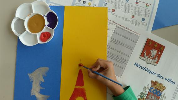 les élèves sont invités à construire le logo de leur quartier ou de leur école. les élèves sont invités à construire le logo de leur quartier ou de leur école.
