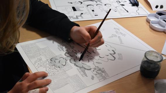 Les élèves découvrent les effets dévastateurs de cette arme nouvelle à travers les dessins des survivants, les Hibakusha. Ils sont invités ensuite à réaliser un récit dessiné, associant textes et dessins. Les élèves découvrent les effets dévastateurs de cette arme nouvelle à travers les dessins des survivants, les Hibakusha. Ils sont invités ensuite à réaliser un récit dessiné, associant textes et dessins.