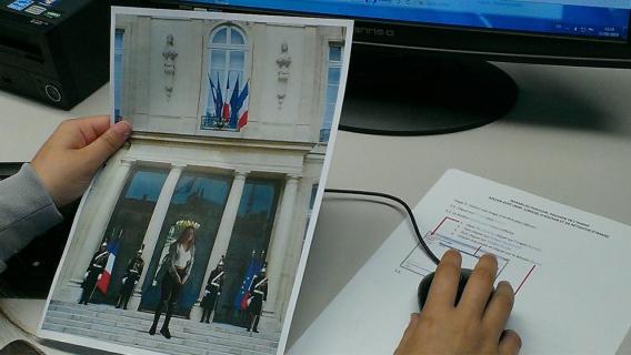 les élèves observent et analysent des caricatures originales conservées aux Archives nationales. Ils réalisent ensuite un photomontage de leur portrait officiel à l’aide du logiciel GIMP. les élèves observent et analysent des caricatures originales conservées aux Archives nationales. Ils réalisent ensuite un photomontage de leur portrait officiel à l’aide du logiciel GIMP.