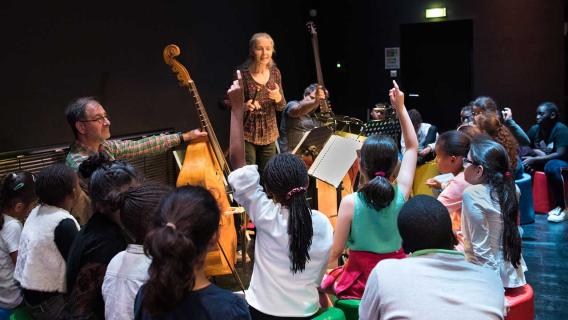 Résidence pédagogique musicale de l'ensemble "Double Face" dans l'auditorium de Pierrefitte.