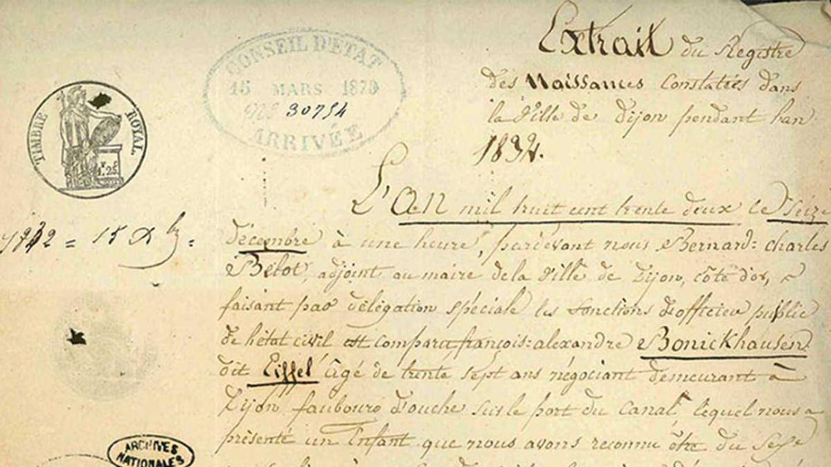 Le document officiel est un papier jauni par le temps. Il est manuscrit et porte les tampons de la République et du Conseil d'État.