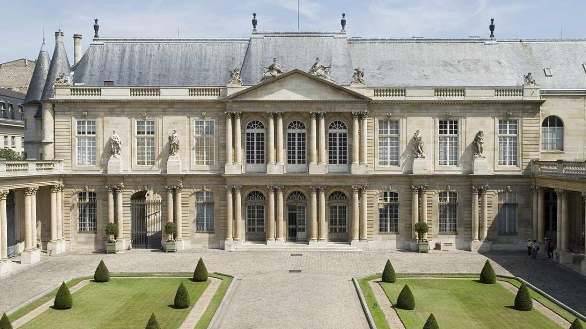 Façade de l'hôtel de Soubise par Pierre Alexis Delamair