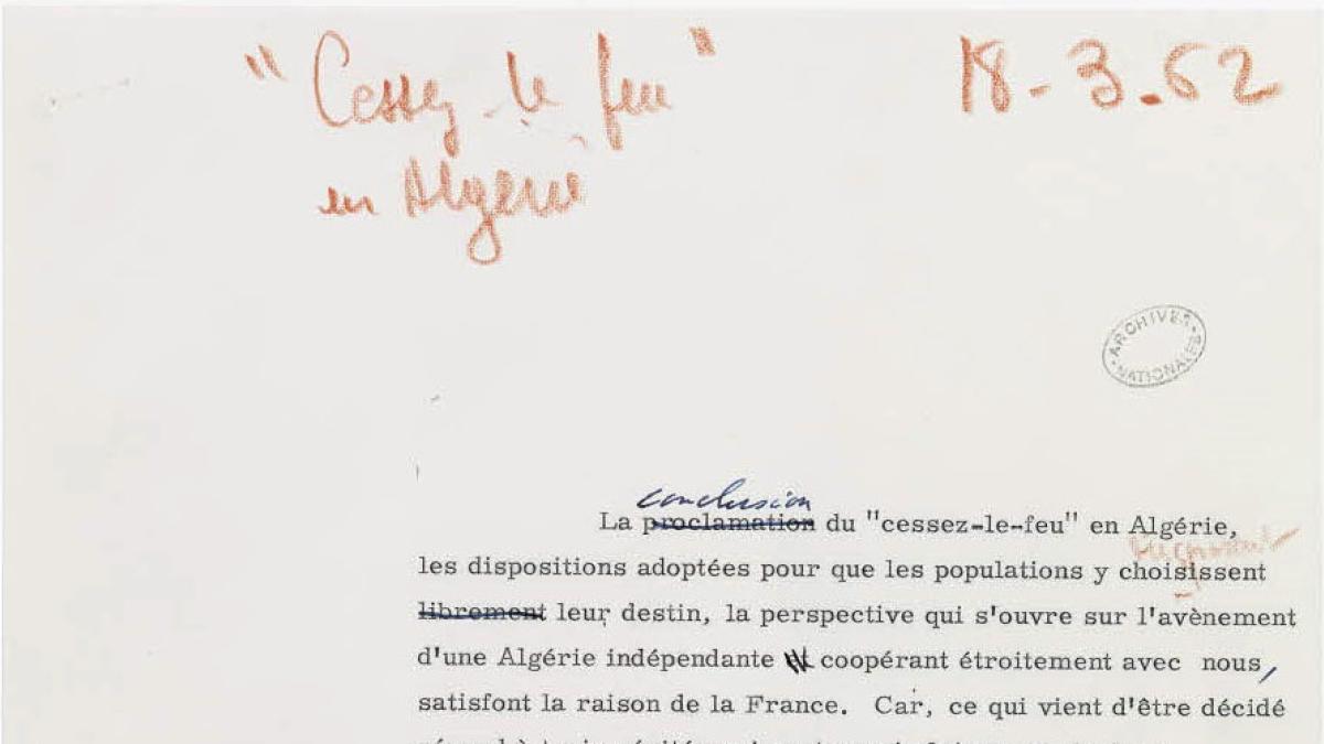Discours d'Alger, autographe de De Gaulle, 18 mars 1962. Cinq feuillets. Cote : AG/5(1)/2000/Solférino Discours d'Alger, autographe de De Gaulle, 18 mars 1962. Cinq feuillets. Cote : AG/5(1)/2000/Solférino