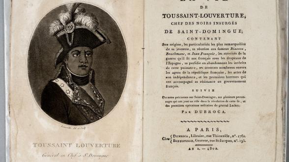 Pages d'un ouvrage conservé à la bibliothèque ou on y voit le portrait de Toussaint Louverture dans un médaillon.