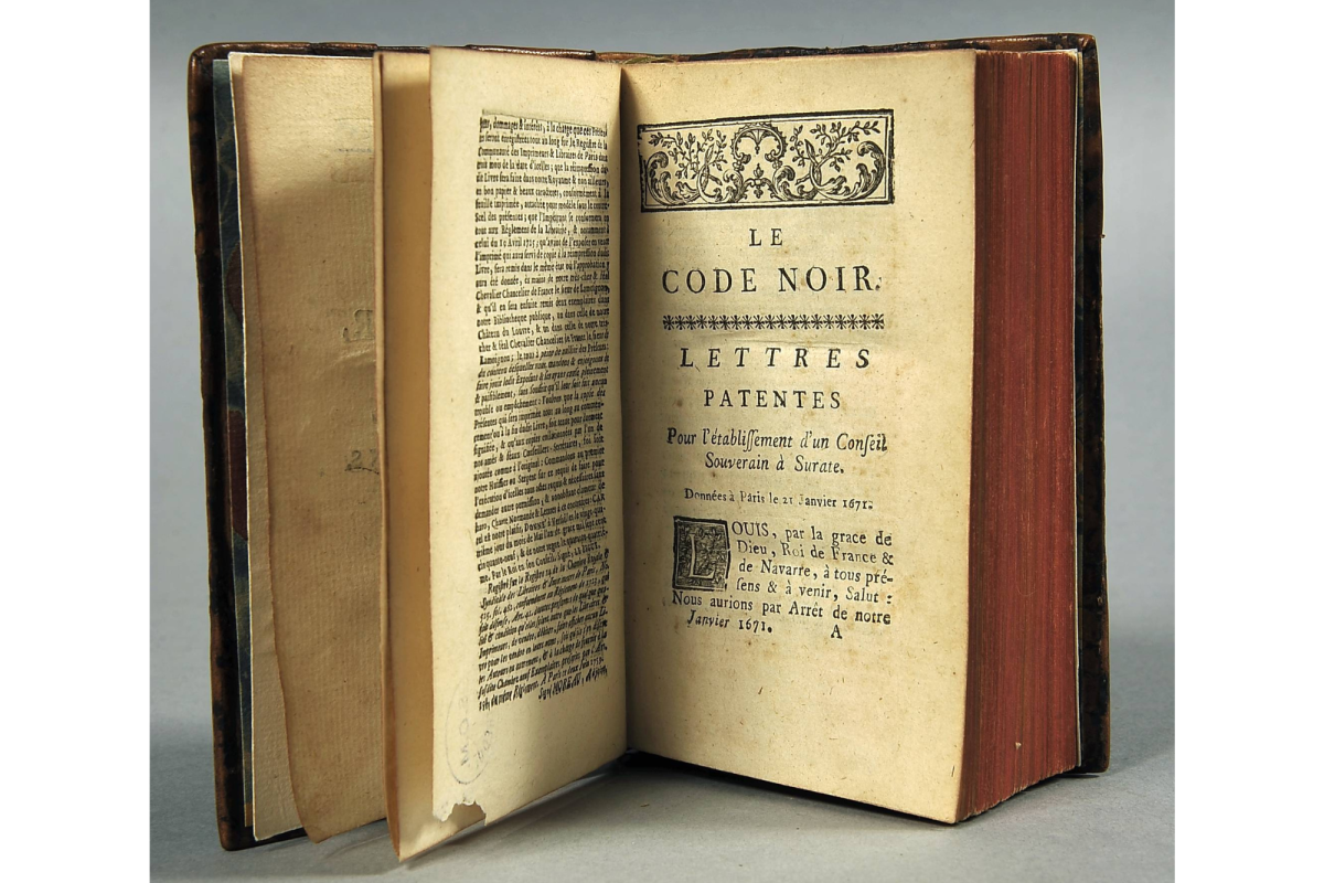 Exemplaire du Code noir ouvert