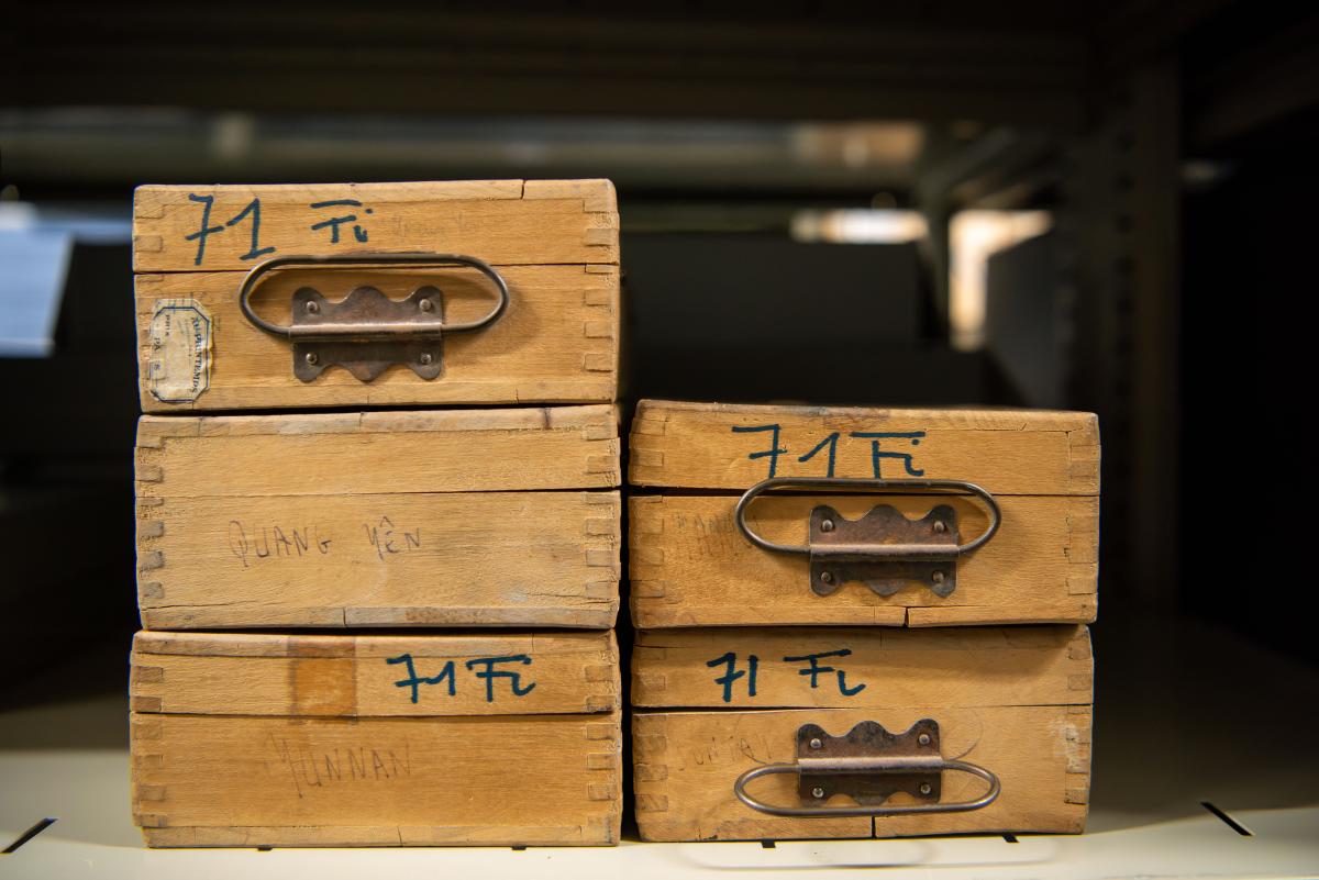 Photographie de boites en bois