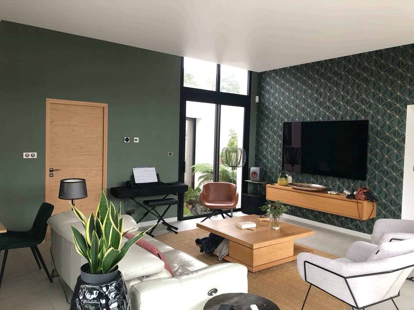 Réalisation par MICHEL NICOLAU