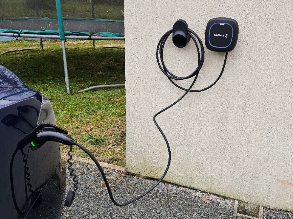 Installation d'une borne de recharge pour véhicule électrique