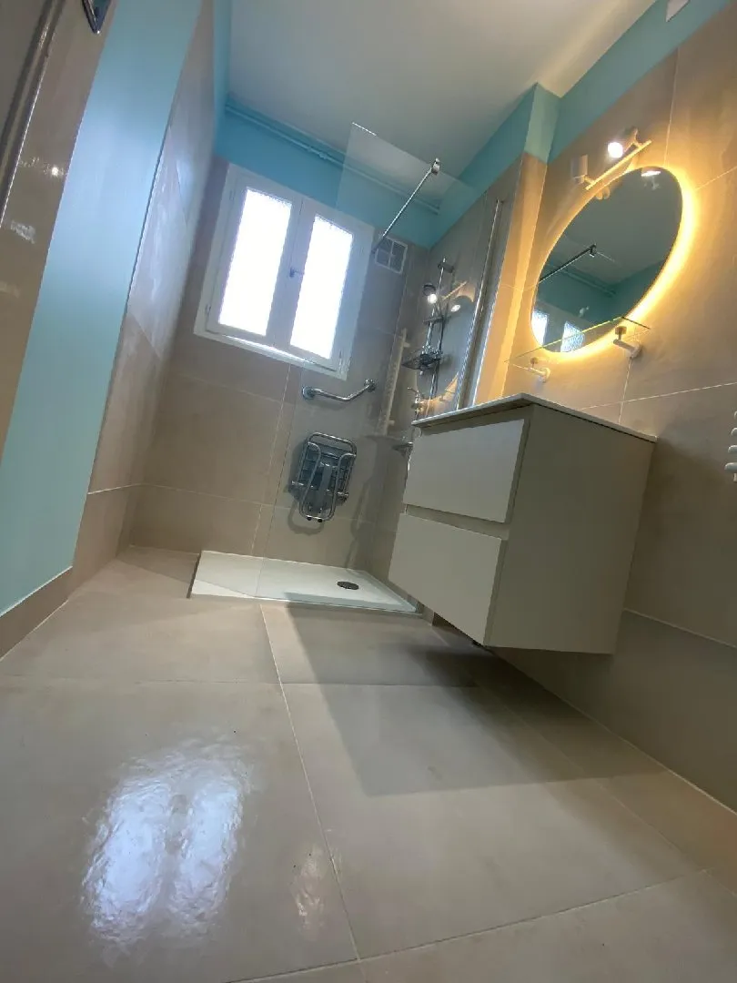 rénovation d'une salle de bain complète PMR