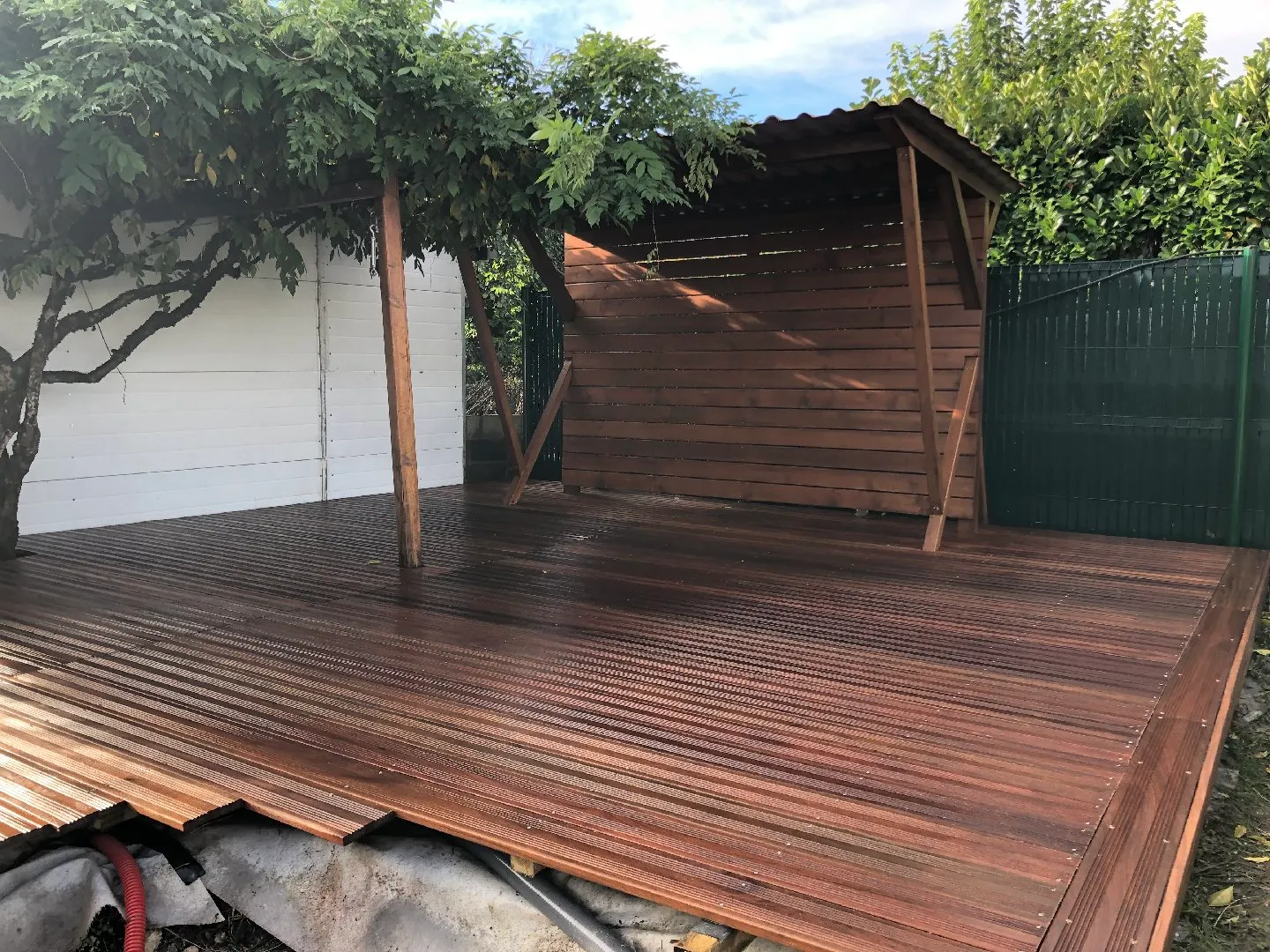 création terrasse avec abri pour plancha