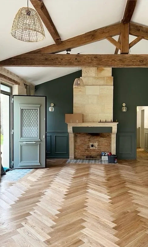 Pose d’un parquet à bâtons rompus