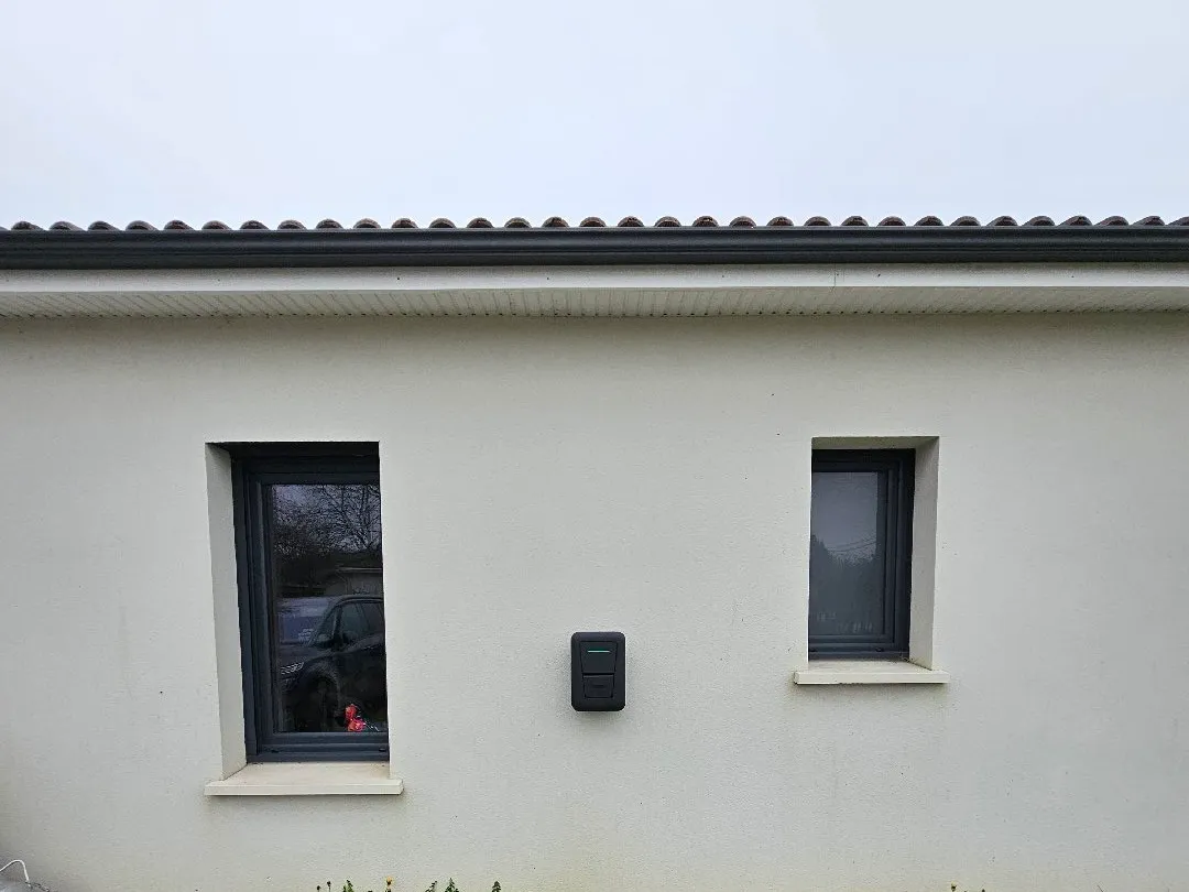 Borne de recharge HAGER