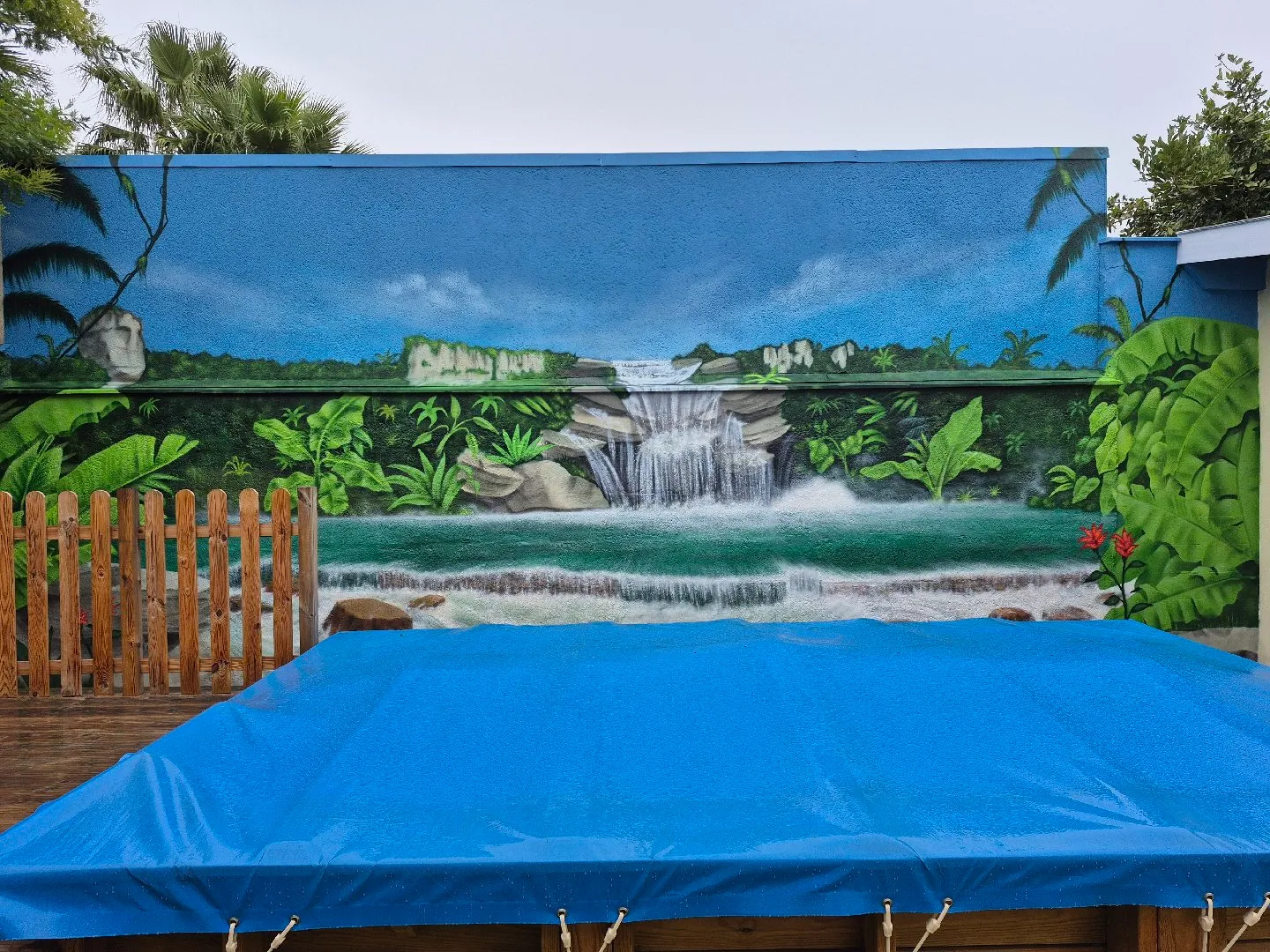 Mur jardin côté piscine