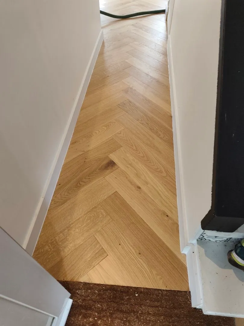 Pose parquet contrecollé
