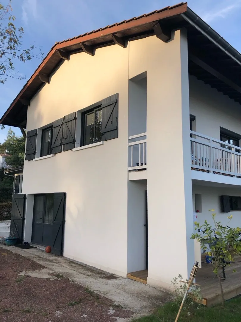 mise en peinture des dessous de toit