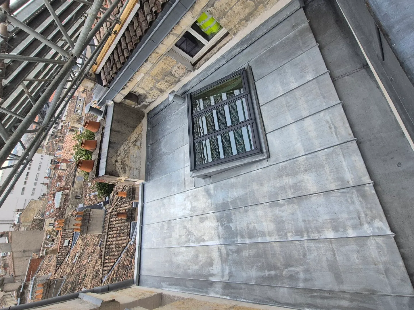 réfection toiture joins debout avec verriere velux