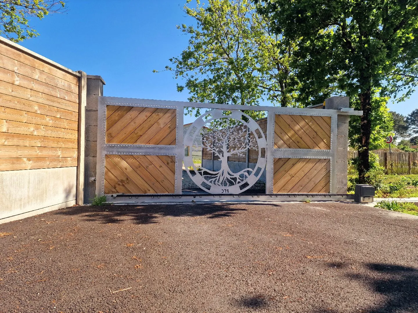 portail aluminium bois