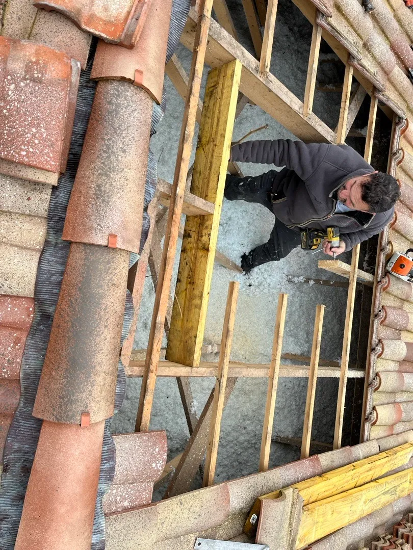 Création d’hébergement et pose de fenêtre de toit VELUX