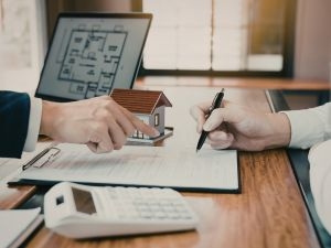 Structuring Deals to Minimize Risk