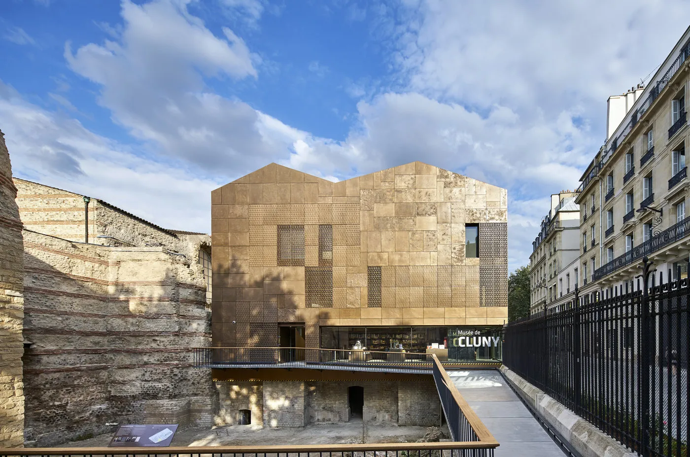New entrance building of the Musée de Cluny, west façade