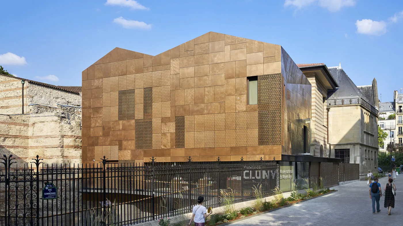 Nouveau bâtiment d’accueil du musée de Cluny, façade ouest