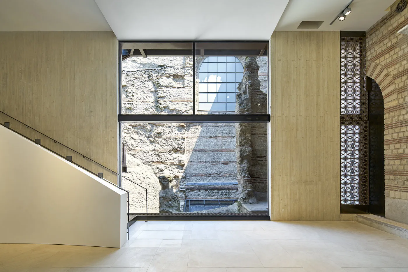 New entrance building of the Musée de Cluny, ground floor and staircase