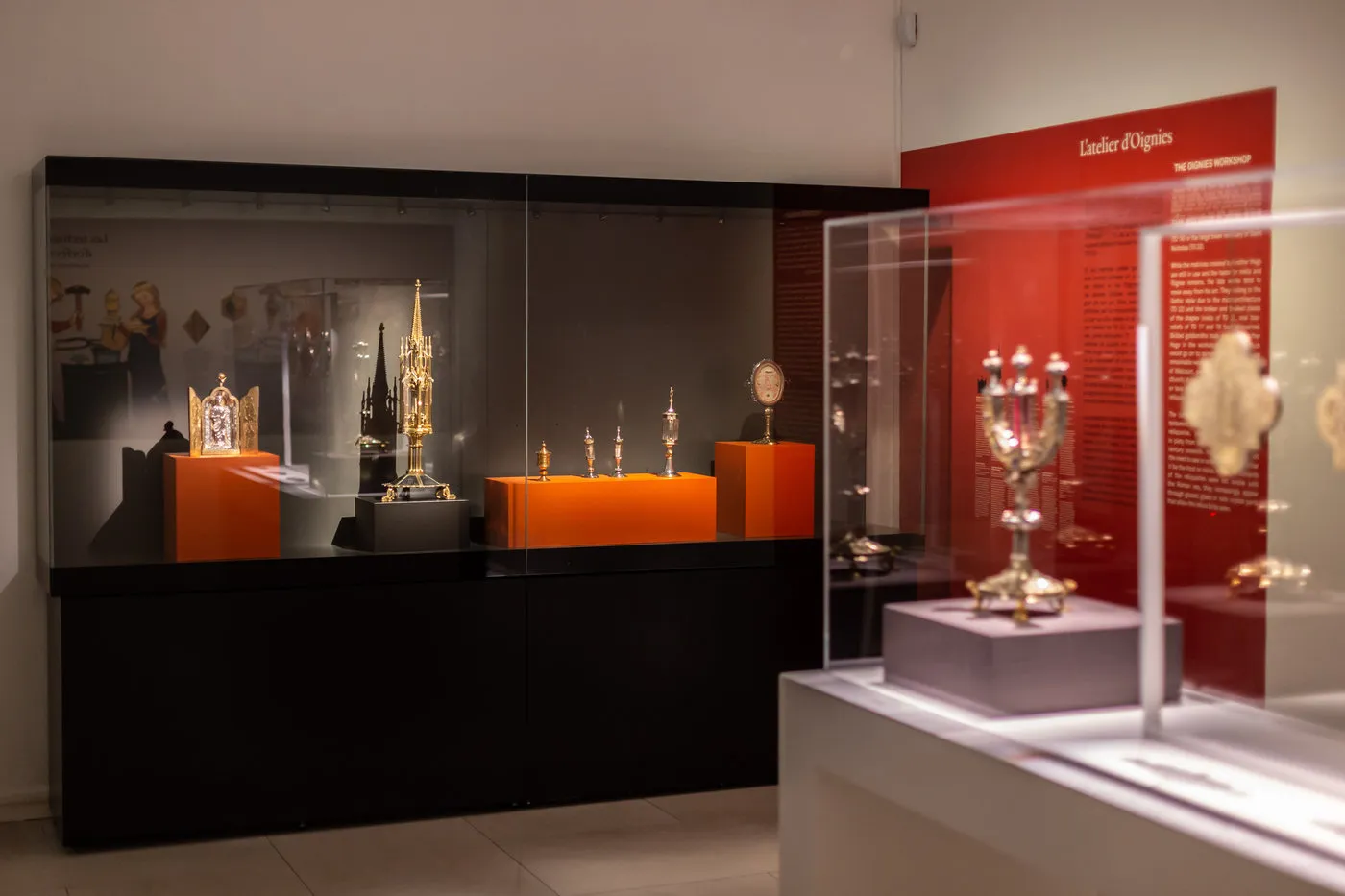 Vue de l'exposition "Merveilleux trésor d'Oignies, Éclats du XIIIe siècle"