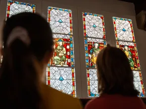 Visiteurs au musée de Cluny, Salle 9