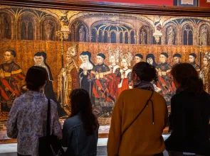 Visiteurs au musée de Cluny, Salle 15