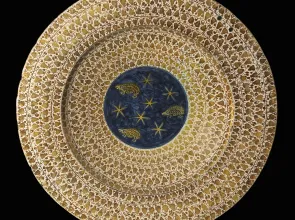 Céramique hispano-mauresque, plat aux armoiries des Ricci, Cl. 1686