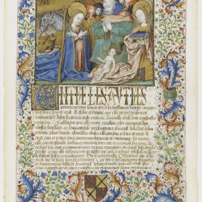 Feuillet de manuscrit enluminé : Nativité entourée de personnages et d’animaux, encadrée de bordures végétales. Vue de face.