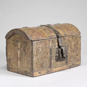 Wooden casket with a domed lid covered in prints depicting courtly scenes. Three-quarter view.