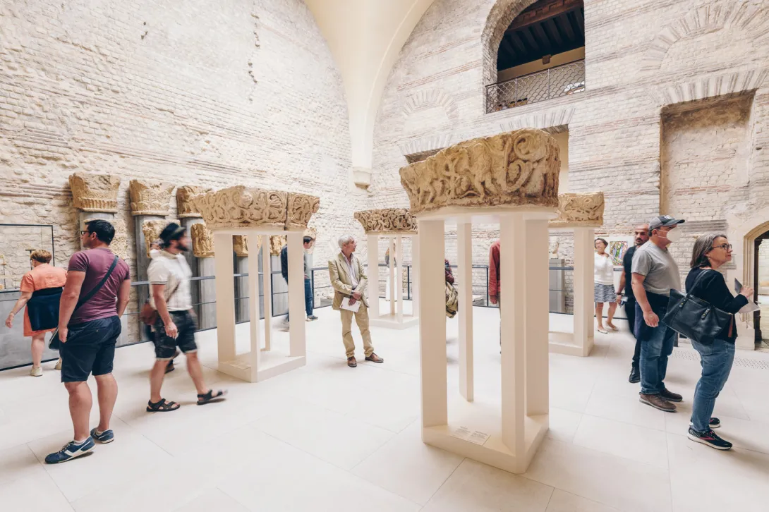 Visiteurs au musée de Cluny, Salle 3