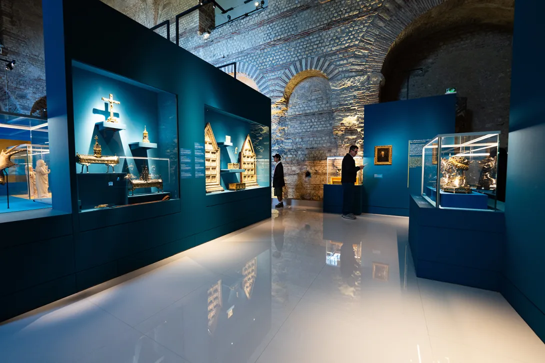 Exposition, « Le Moyen Âge du XIXe siècle. Créations et faux dans les arts précieux »