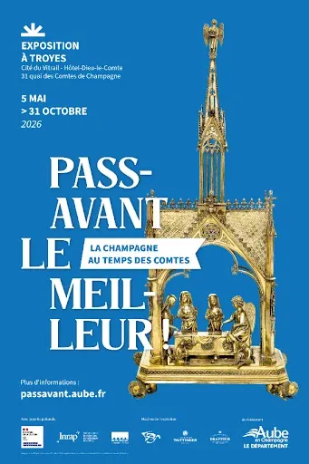 Affiche représentant un reliquaire architecturé en orfèvrerie sur fond bleu. 