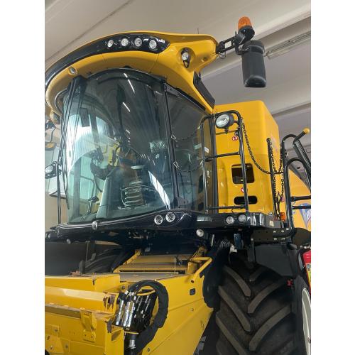 Moissonneuse-batteuse New Holland CR 7.90 S T5 Démo