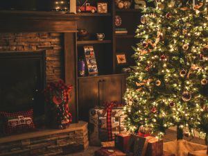 Can I schedule my outdoor lights for different holidays?