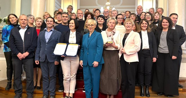 Predstavnice in predstavnice društva Eko Anhovo na fotografiji s predsednico