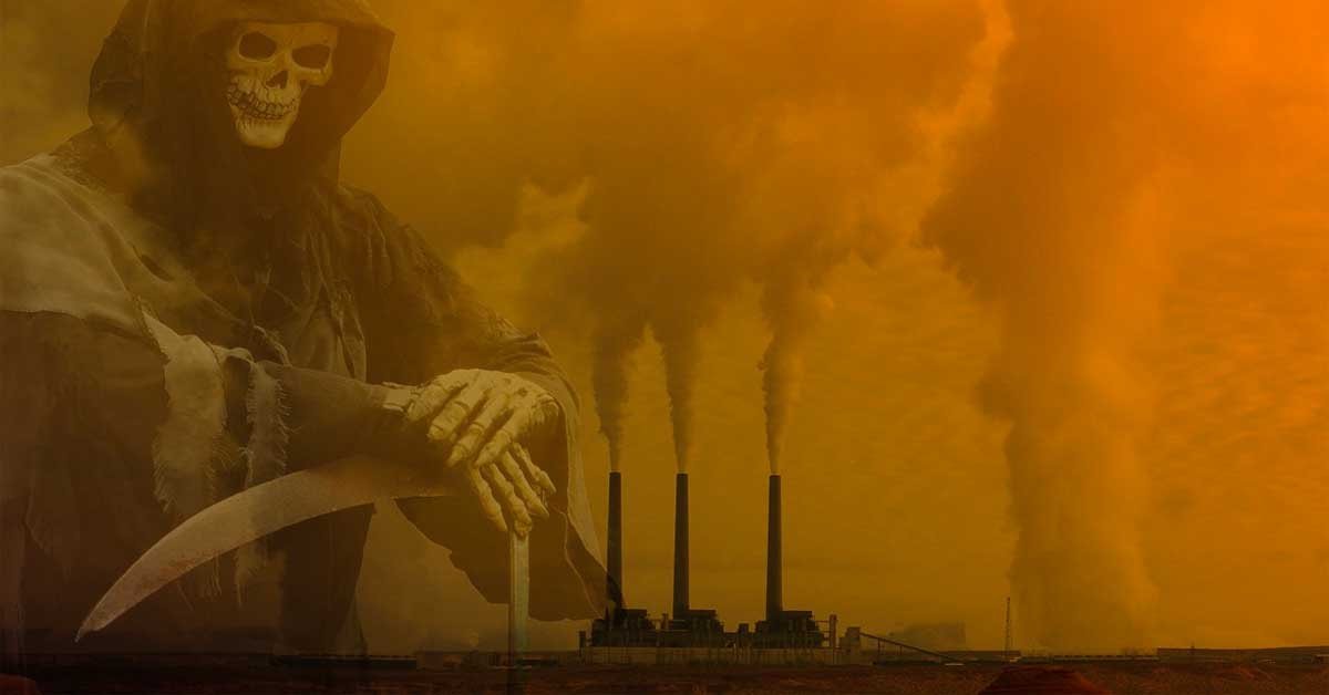 Apokaliptična slika s smrtjo s koso v ospredju in termoelektrarno v ozadju.