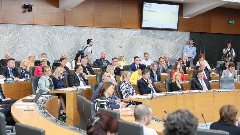Fotografija poslancev in poslank v državnem zboru