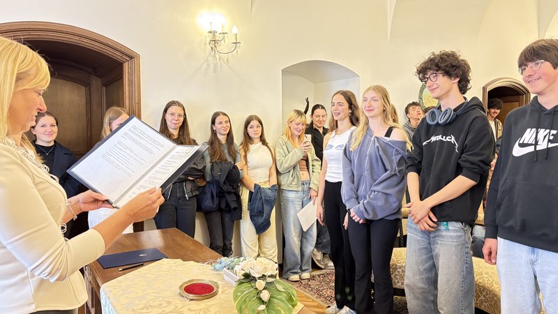 Igrana sklenitev zakonske zveze na Upravni enoti Celje